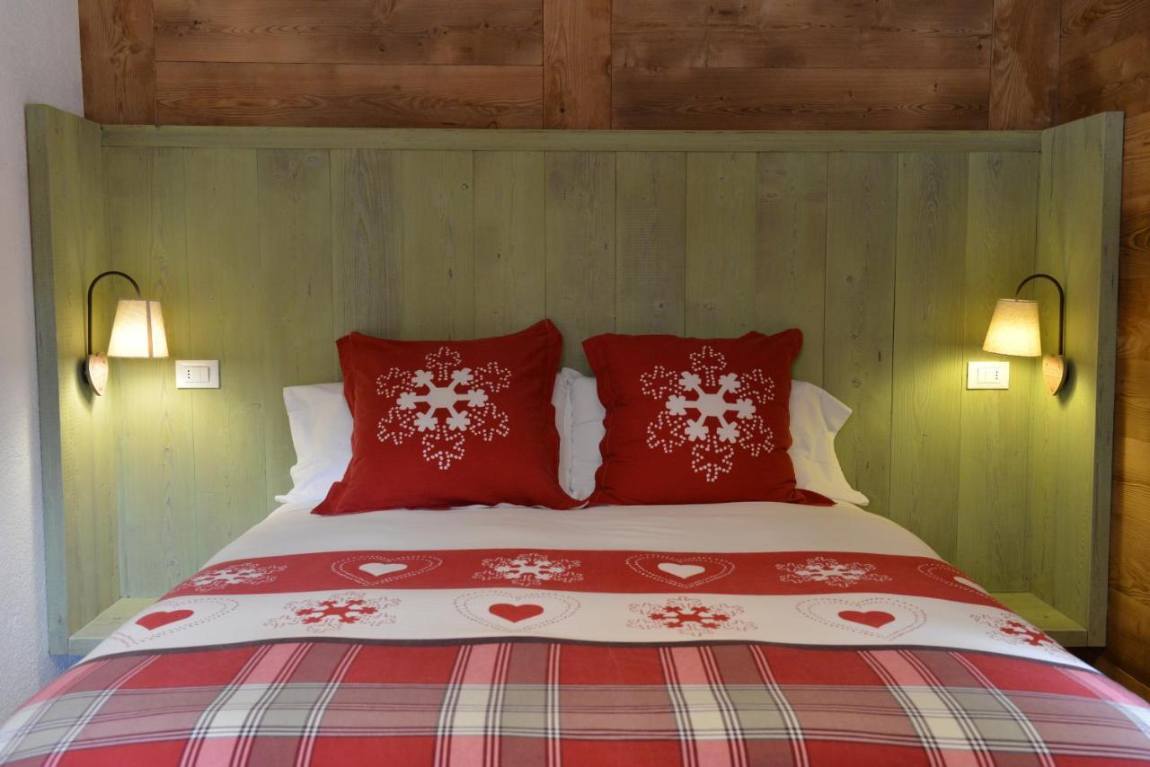 Hotel Petit Dahu - Chambres Et Restaurant Cogne Luaran gambar