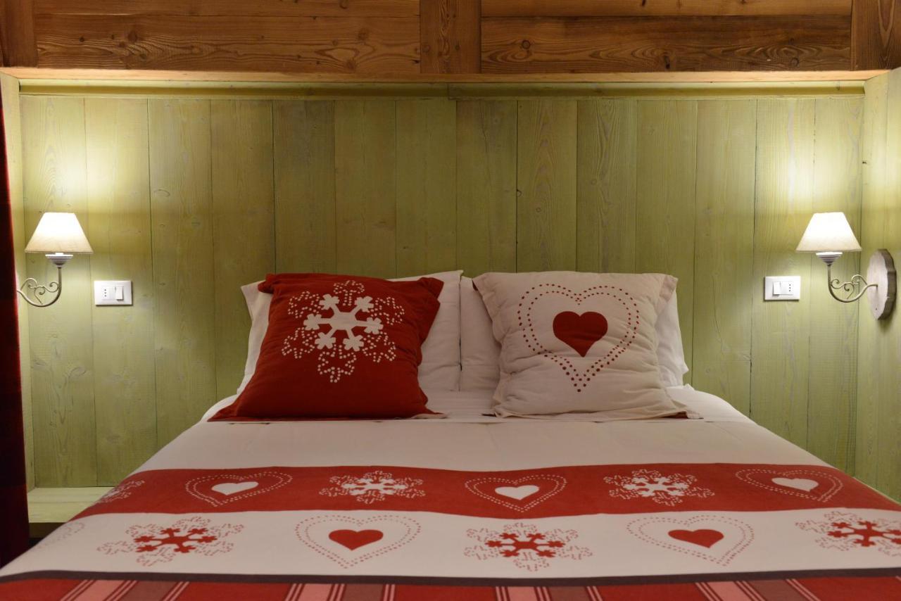 Hotel Petit Dahu - Chambres Et Restaurant Cogne Luaran gambar