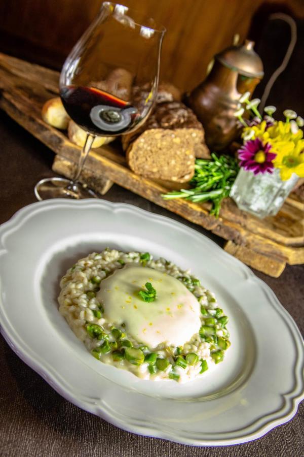 Hotel Petit Dahu - Chambres Et Restaurant Cogne Luaran gambar