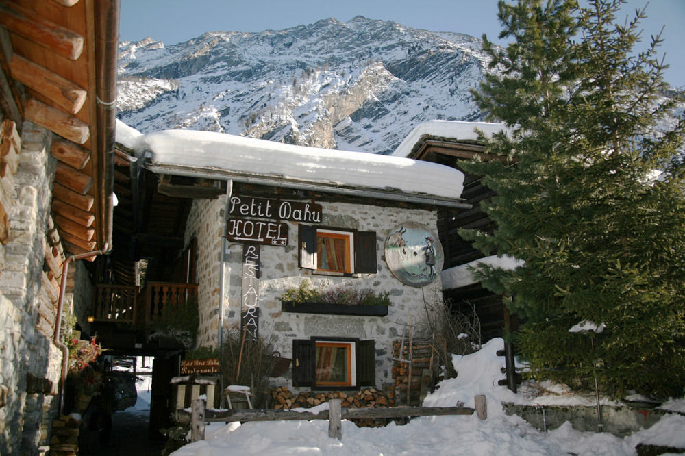 Hotel Petit Dahu - Chambres Et Restaurant Cogne Luaran gambar