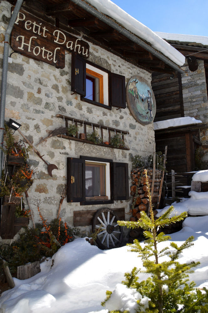 Hotel Petit Dahu - Chambres Et Restaurant Cogne Luaran gambar
