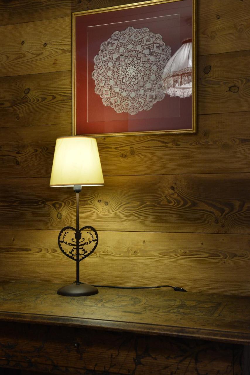Hotel Petit Dahu - Chambres Et Restaurant Cogne Luaran gambar